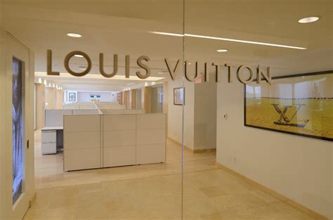 contact louis vuitton corporate office.